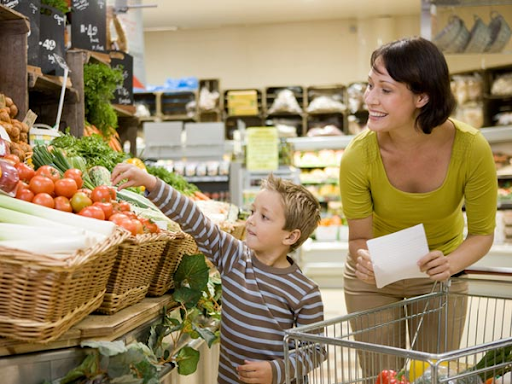 soulpose's tweet photo. It’s pretty easy to overspend while shopping at the grocery store. Sometimes, you buy so many sale items, while at the other times, you get distracted by the in-store promotions. https://t.co/ytQLHfL94d https://t.co/7aKJ0IFDDE