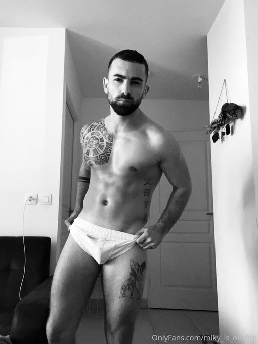 Watch Miky On Fire 🇫🇷🔥(7k)'s leaked NSFW photo on TwXstars