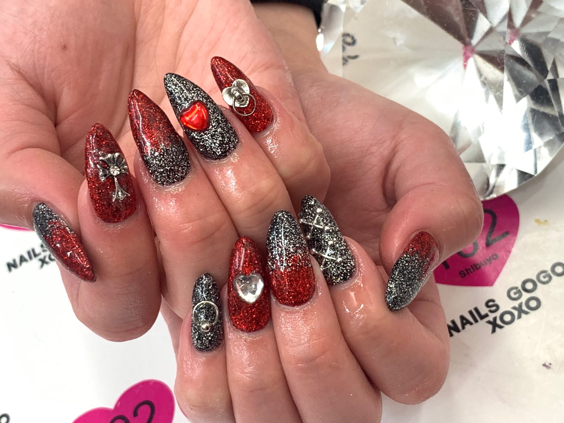 Nailsgogo 渋谷 ネイルサロン Nailsgogo ネット予約 T Co Pjrbh5rlbe インスタ T Co Gmbqsa2d9y ネイル 担当 久保田 ラメネイル 赤 ラメ 黒ラメ ありがとうございました 渋谷ネイルサロン Jkブランド スカルプネイル ネイル