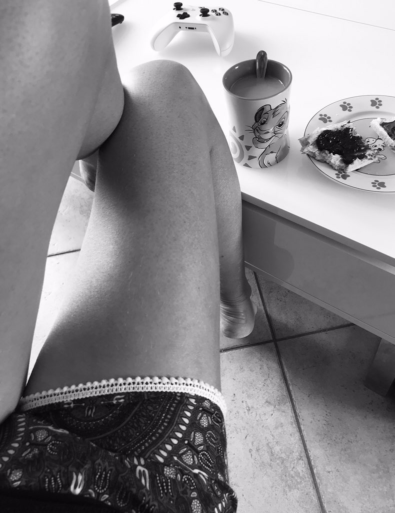 Aleena13168108's tweet photo. Après l’effort, le réconfort !!! #sunday #afternoon #cafe #tartines
#nutella #confiture #love #imissyou #4foryou #lover https://t.co/QgRcdk36Ry
