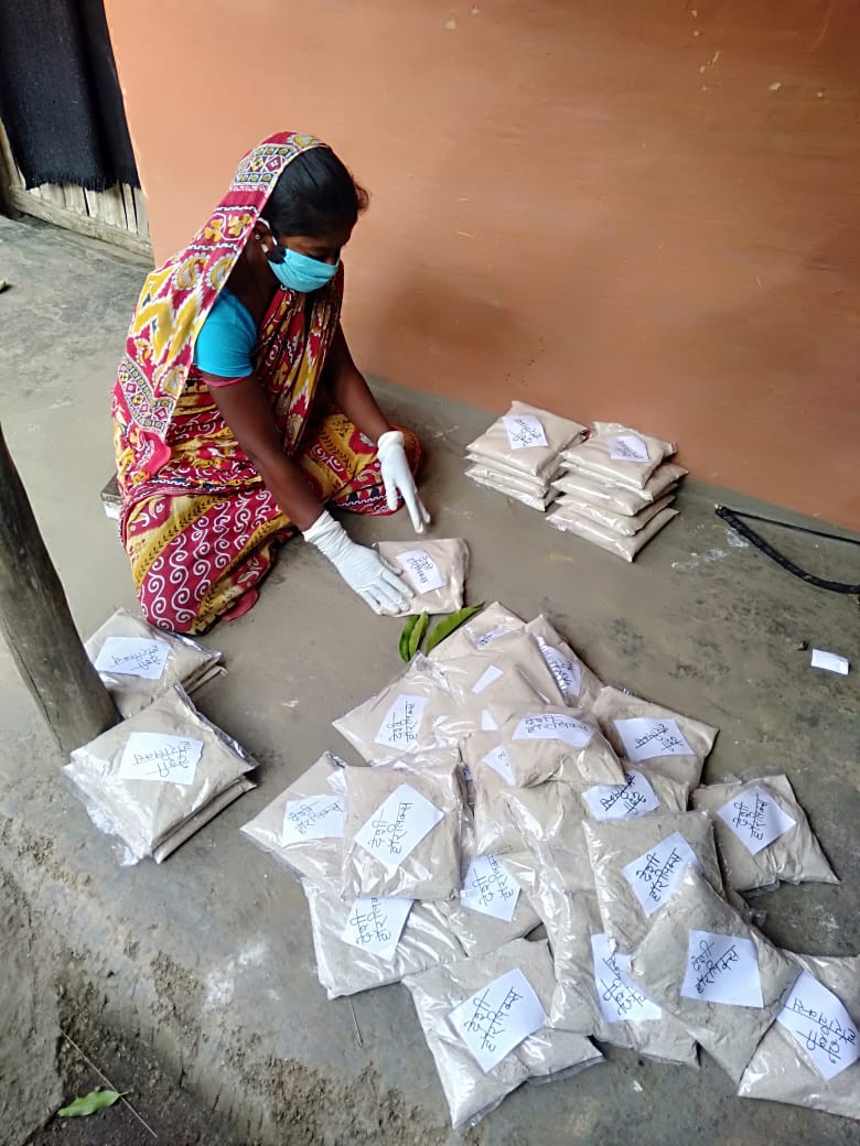 cwsngo's tweet photo. In this difficult situation where demand and supply is hampering.
Community can make their own supply of Nutri-mix or Desi Horlicks for their children in low-cost budget.
Cws is making this possible with #Poshanprogram staff & SHG didi's making desi horlics at home https://t.co/vtf11eUgk7