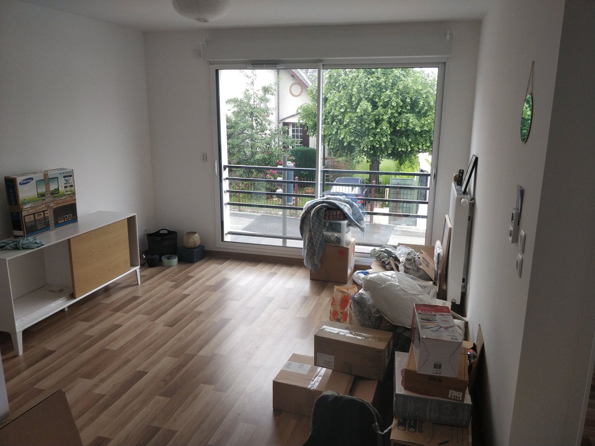 chlldn's tweet photo. Mon appart avant/après, vraiment je suis fan https://t.co/4UqKPWJg9f