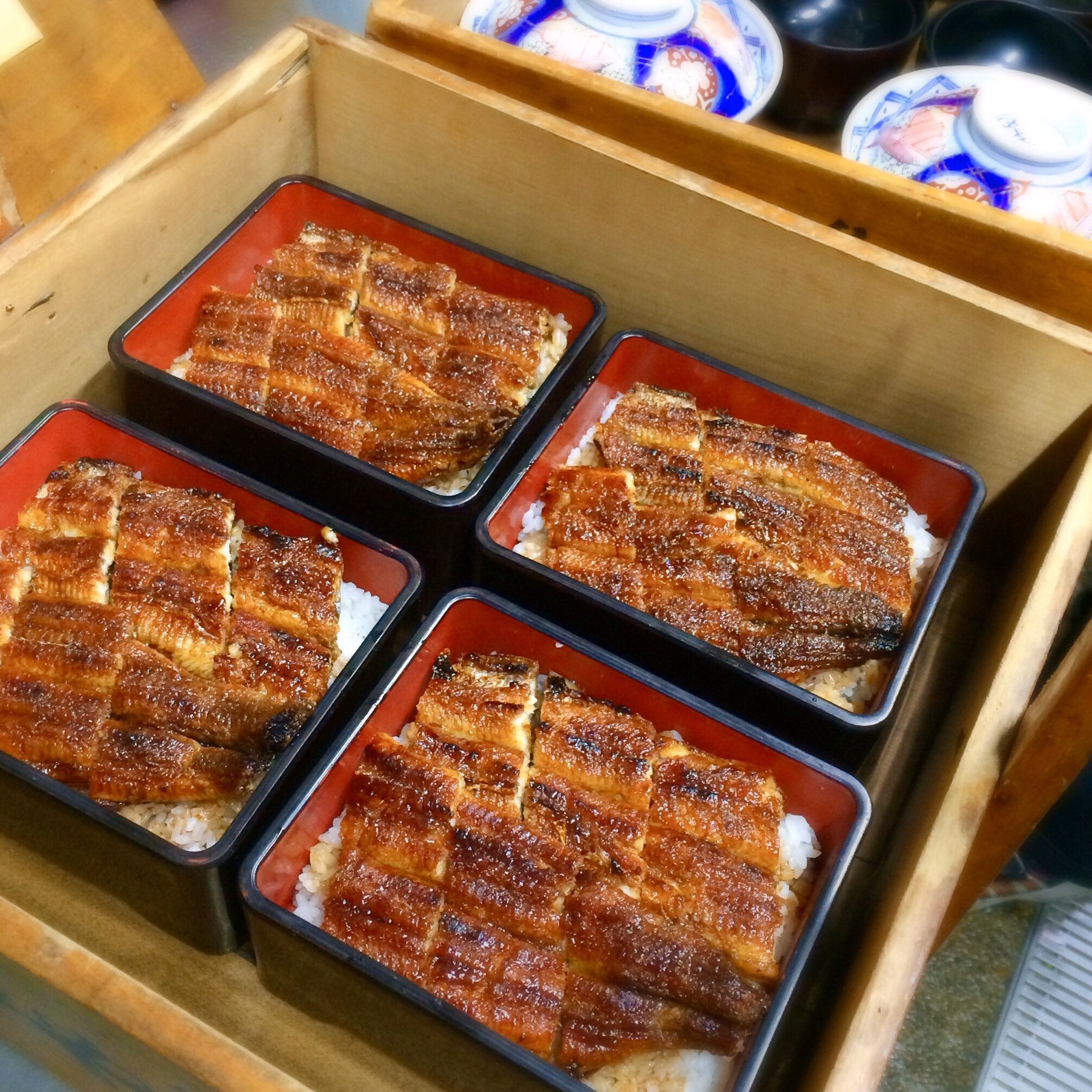 炭焼き鰻 なまずや各務原分店 本日もお持ち帰りと出前の注文を沢山頂きありがとうございました 通常 火曜日定休ですがｇｗ中は休まず営業しております ７日 木 が振替休業となります よろしくお願いします 岐阜テイクアウト 各務原