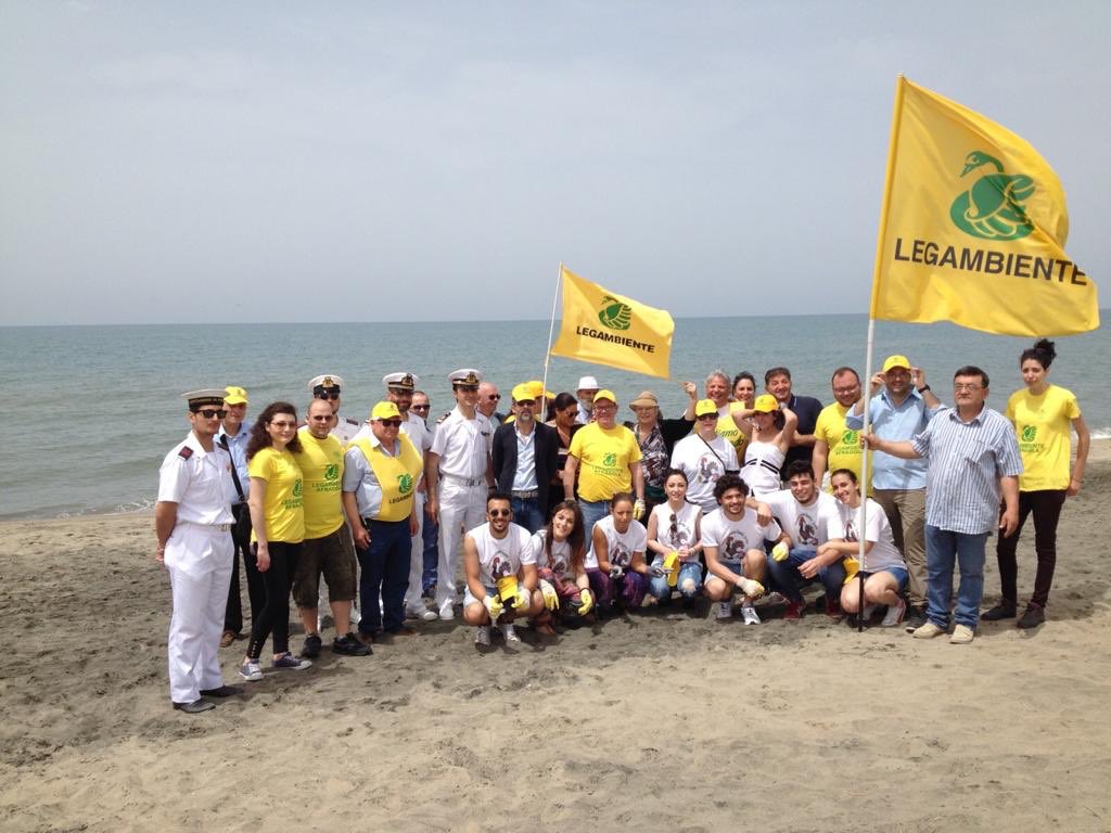 LegambienteAfr's tweet photo. Difficile scegliere un momento, in questi 15 anni di Legambiente, di ambientalismo scientifico, di impegno sociale, di volontariato svolto con tanta passione, nonostante i ladri di futuro #legambiente40 #legambienteafragola #educazioneambientale #citizenscience https://t.co/AhMBKo6eFp