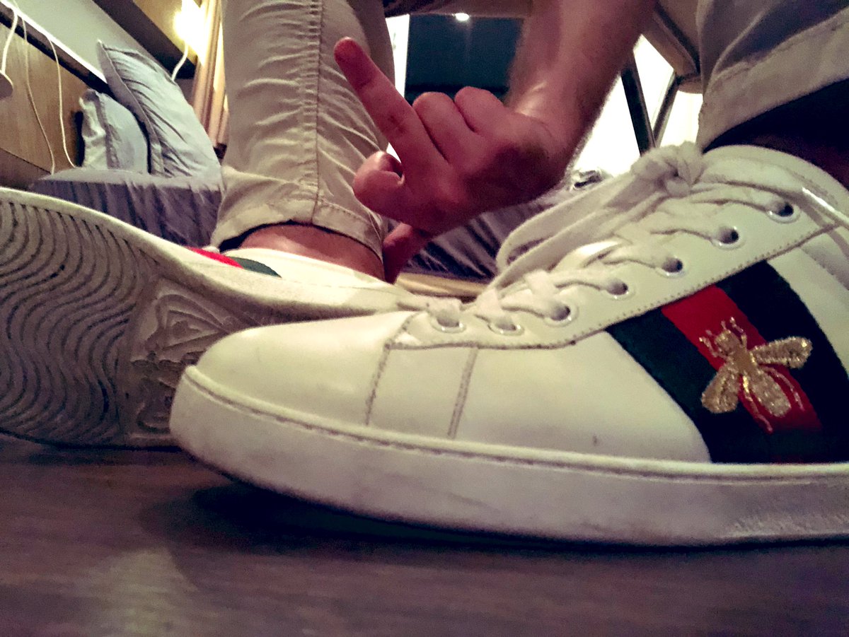 queuedu92's tweet photo. Oubliez pas votre devoir quotidien mes salopes!!
Don’t forget your daily #slave duty!

Regardez ces #Gucci payées par vos deniers!
Look at those paid by you!
💸https://t.co/AH1yr15vOu💸
#findom #onlyfans #cashslave #cashmaster https://t.co/vx4XrKxil9