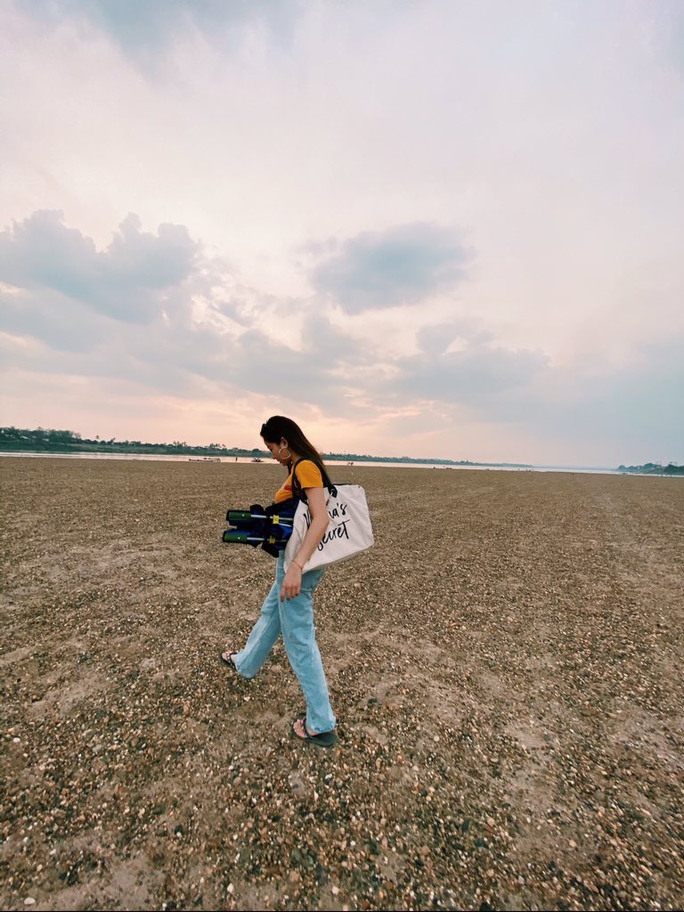 thiffyruff's tweet photo. เดินทางมาตั้งไกล ลืมหัวใจไว้ที่เธอ 🚶🏼‍♀️ #ทีมมีแฟนเป็นผู้หญิงเเต่โคตรมีความสุข https://t.co/hnhH6I6sIl