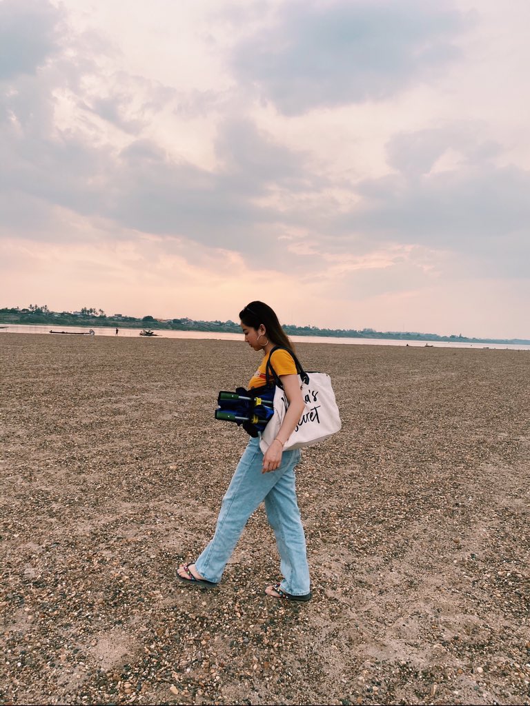 thiffyruff's tweet photo. เดินทางมาตั้งไกล ลืมหัวใจไว้ที่เธอ 🚶🏼‍♀️ #ทีมมีแฟนเป็นผู้หญิงเเต่โคตรมีความสุข https://t.co/hnhH6I6sIl