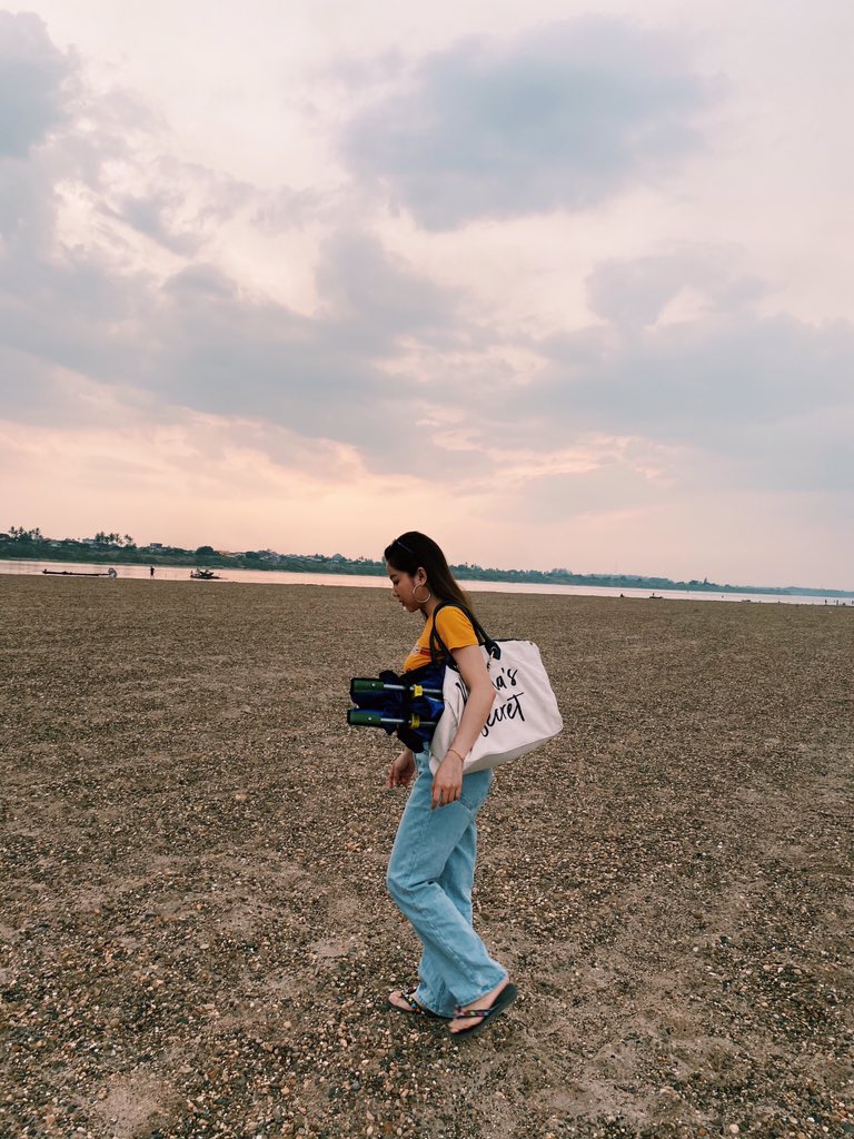 thiffyruff's tweet photo. เดินทางมาตั้งไกล ลืมหัวใจไว้ที่เธอ 🚶🏼‍♀️ #ทีมมีแฟนเป็นผู้หญิงเเต่โคตรมีความสุข https://t.co/hnhH6I6sIl