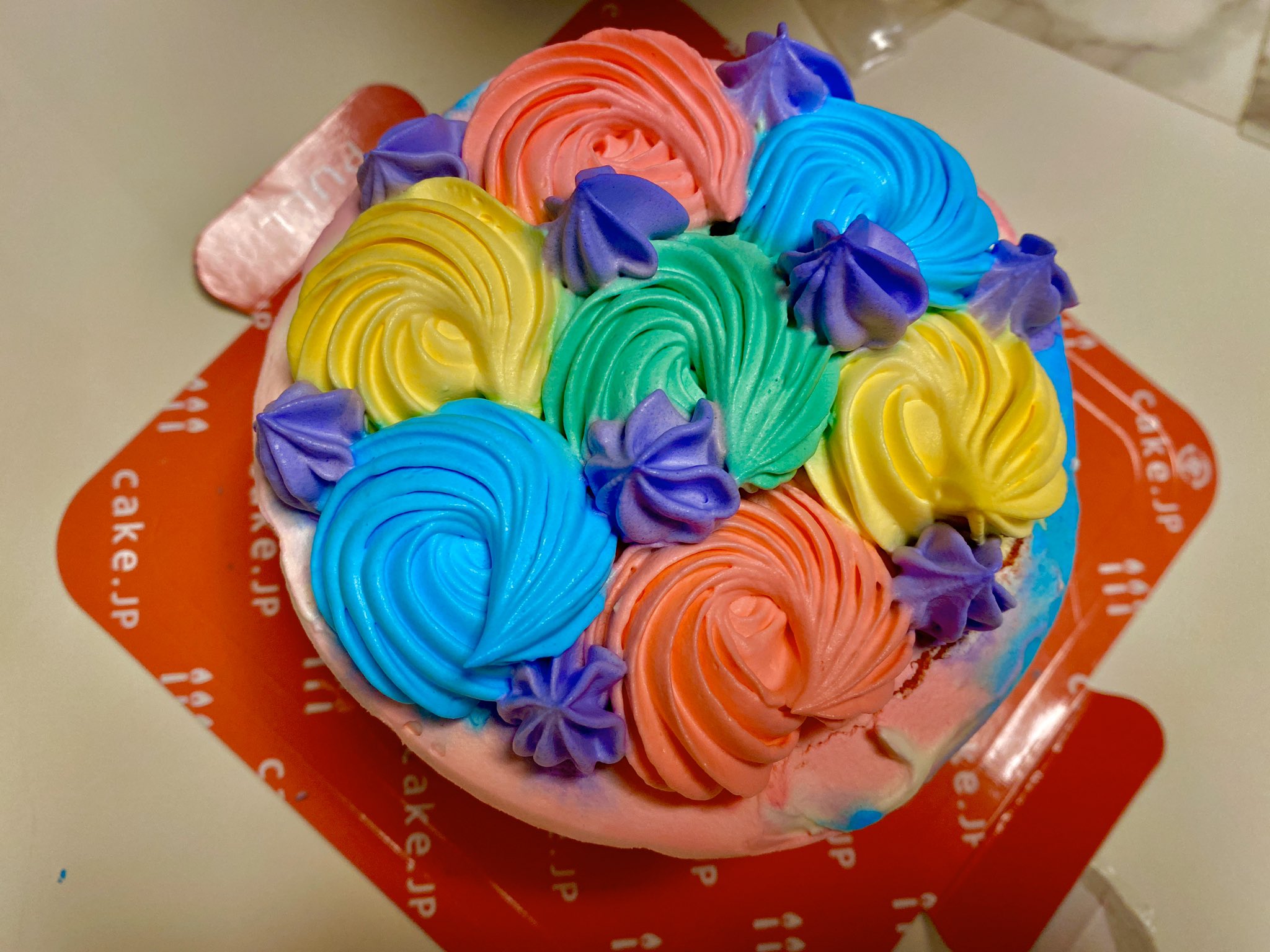 真尋唯 Mahiro Yui 革命家 ちょっと前に食べたギミックケーキ ギミックケーキ ケーキの中からお菓子 カラフルケーキ Cakejp アポロ マーブルチョコ パイの実 T Co Q9twkcordu Twitter