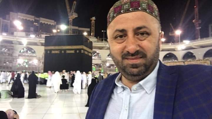 EminePlt23's tweet photo. Ömer Döngeloğlu  hocamız coronavirüs nedeniyle tedavi gördüğü hastanede rahmeti rahman'a kavuşmuştur Allah rahmet eylesin rahmetiyle muamele etsin mekanı cennet olsun hocam biz  senden razıydık Rabbim senden razı olsun menzilin mübarek olsun hocam https://t.co/6OcRUAbqmR