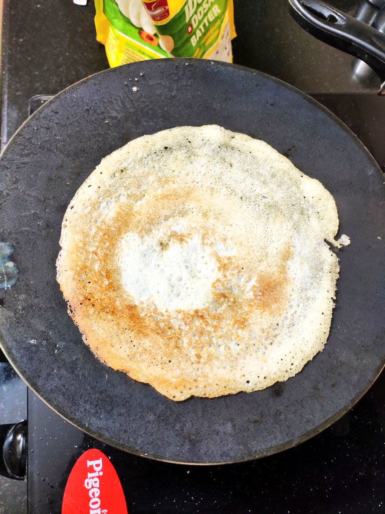 Aaj humne finally dosa attempt kar hi liya... No I didn't make the batter (one step at a time). I'd never thought I'd actually be able to spread the dosa batter properly on a tawa and take it off... I'm so proud of myself that I didn't waste even one sample!!  #jogacooks LUNCH