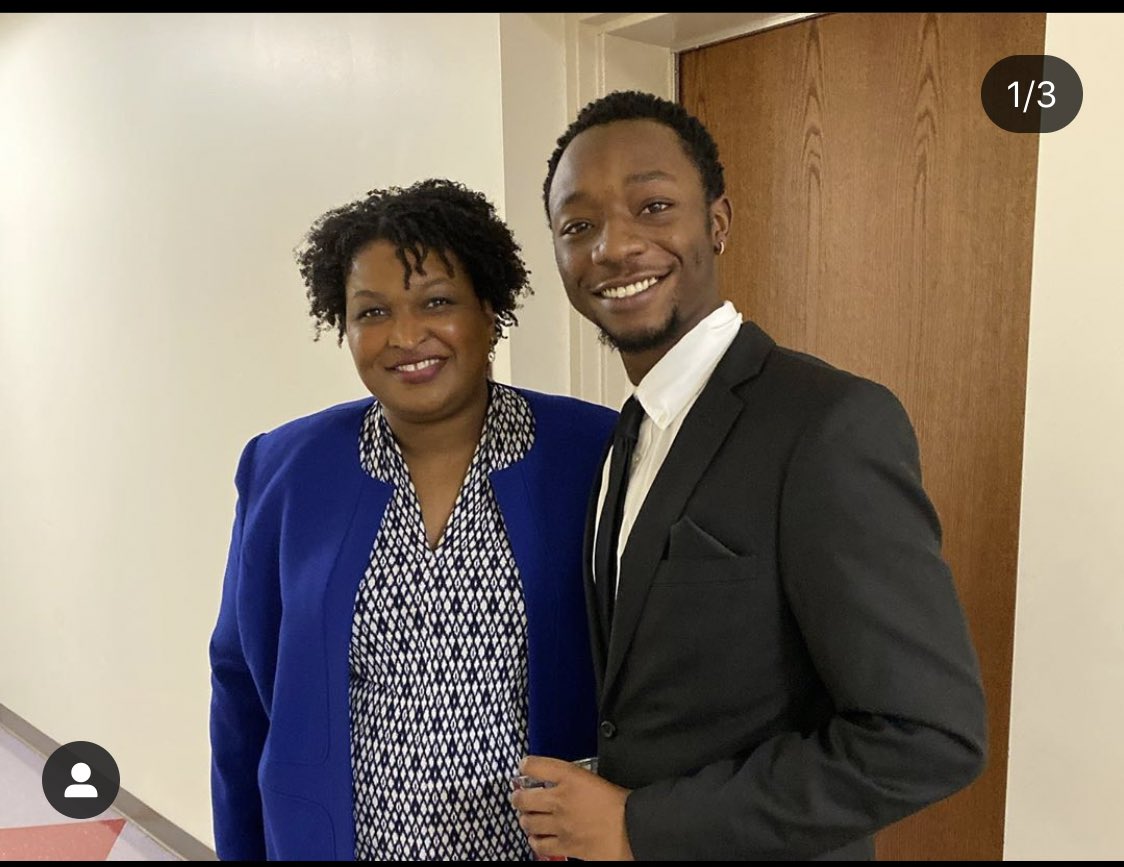 SidiqueKing's tweet photo. Year 1 at my HBCU:
Work Stacey Abrams event ✔️

Work a Bernie Sanders event ✔️

Work an Elizabeth warren event✔️

Represent my school at Tyler Perry studio grand opening✔️

I’m greatful to god and thankful for my HBCU. https://t.co/5SVjNe9EqI