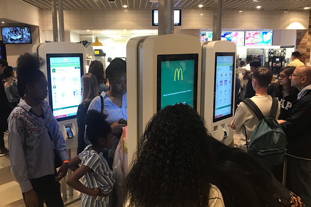 ブログでイギリスのマクドナルドについて書きました。
実は日本とイギリスのマクドナルドには大きな違いがたくさんあるのです。
【イギリス】ロンドンのマクドナルド事情【日本との違い】
tomo-london.com/mcdonalds-in-t…

#マクドナルド #イギリス #留学 #海外 #ロンドン #カルチャーショック #食生活