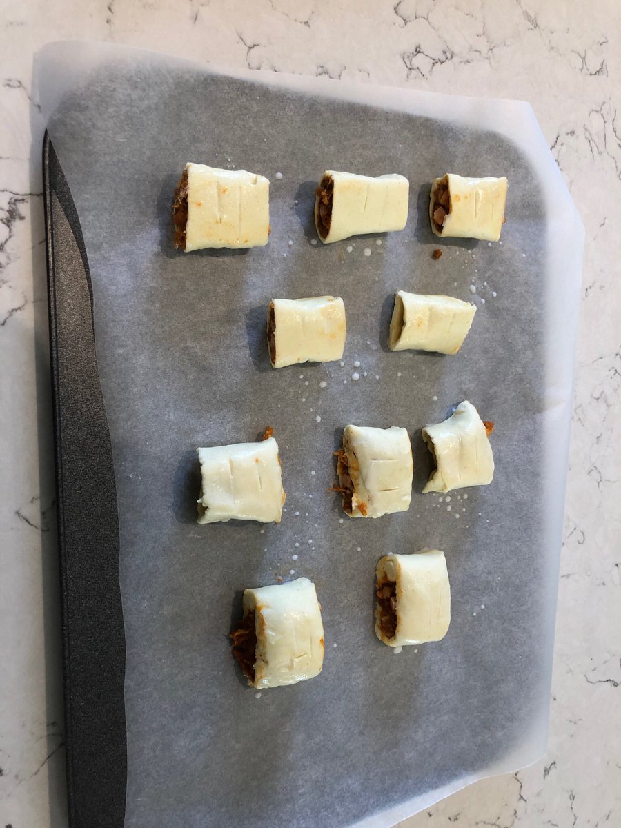 nakedfreestyler's tweet photo. Sausage Roll Sunday! 🥟Chorizo and ham sausage rolls. #buffbakers #buffbaking #naturist #NormalisingNaturism https://t.co/5uDKrR2ECQ