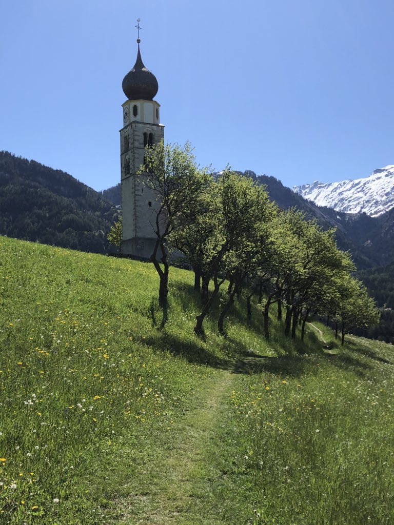 Castelrotto2's tweet photo. La chiesetta di S. Valentino 
#Castelrotto #photography #andratuttobene #seiseralm #dolomiti #borghipiubelliditalia https://t.co/rjcJ3ie7U8