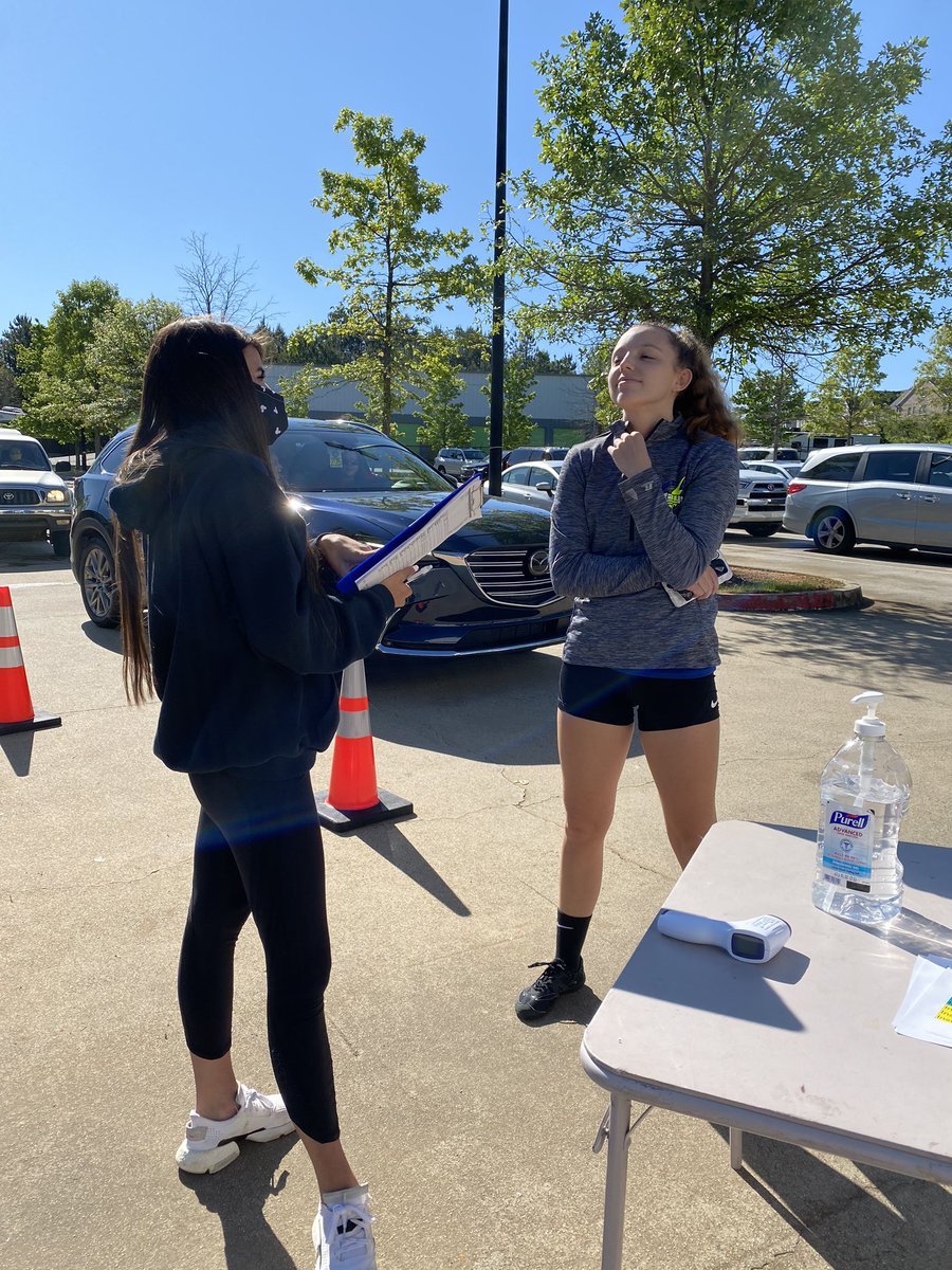 LetsGoRays's tweet image. We are SO thankful to be back in the gym with our kids! 💙💚