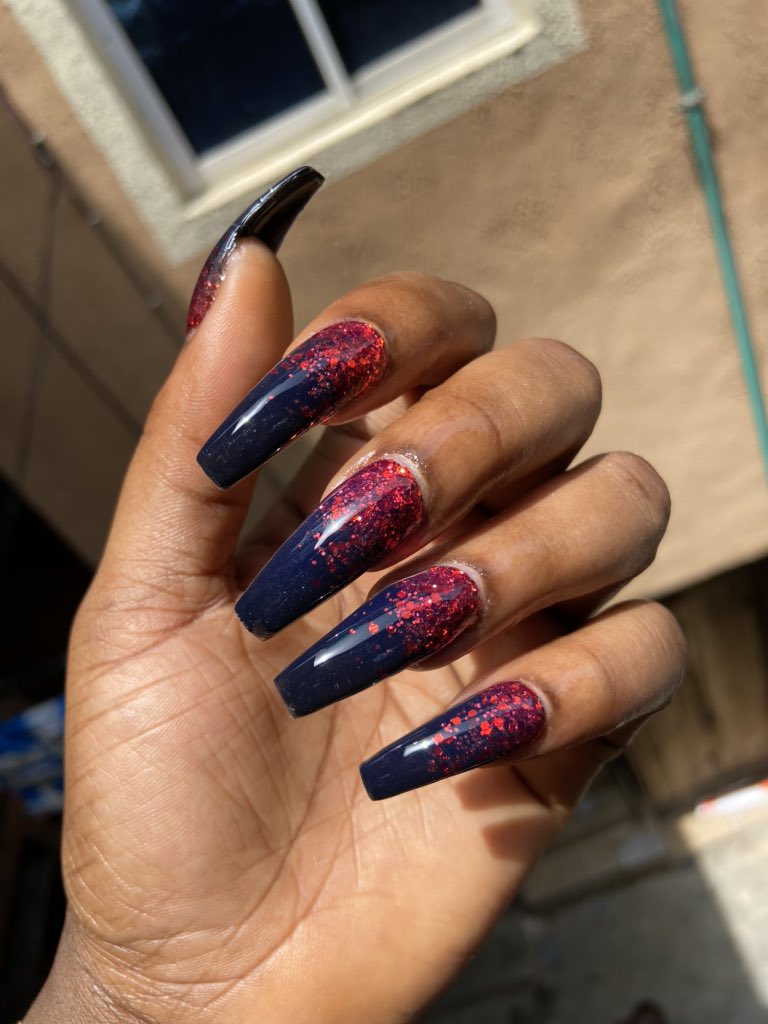 Custom nail design ❤️🖤
Fresh out 💧 
#nailvideos #nailtutorials #nailsofinstagram #nailsonfleek #nailsaddict #blacknailtech #blackbusiness #allacrylic #acrylicnailsdesign💅