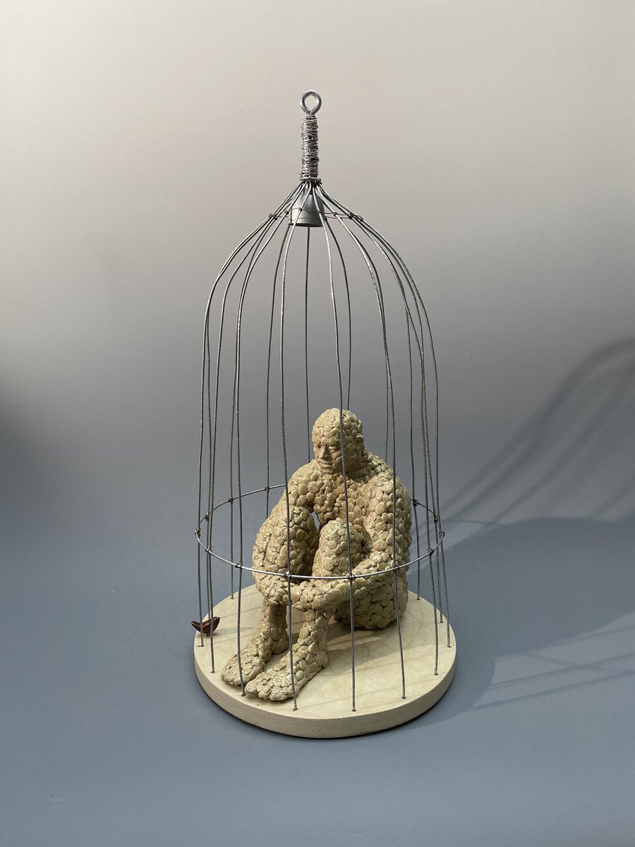 billiebondscul1's tweet image. Caged 2020, stoneware, wire. #lockdowninspiration #Covid_19 #billiebond #womensart #CovidArt   #SocialDistancing