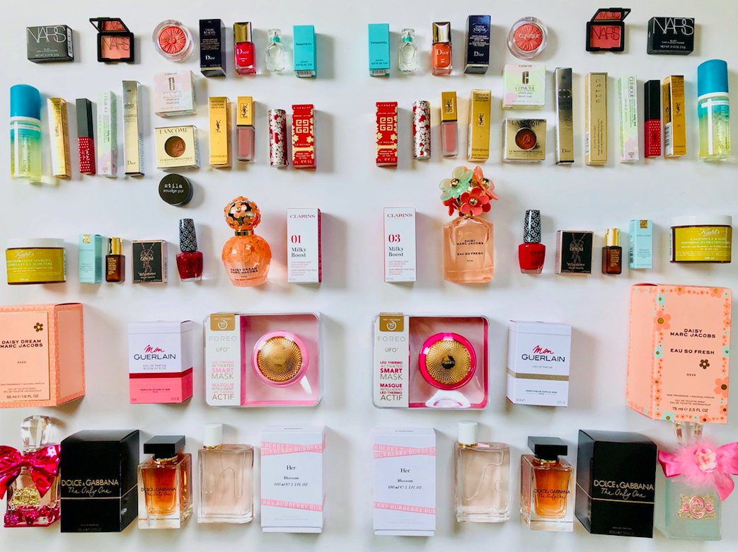 davelackie's tweet photo. Here’s our #2020CBAs Canadian Beauty Awards Twitter Grand Prize courtesy of Cosmetics mag. We’re drawing a winning name in 2 hours! One set goes to a Twitter winner, the other a frontline worker. To enter, follow @davelackie &amp; @cosmeticsmag &amp; RT #spon #canwin https://t.co/41MWysjyT0