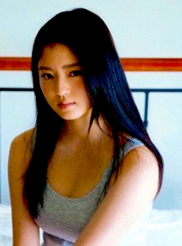 チョクエ もんちゃん すずもん の貴重なギリ谷間 欅坂46 鈴本美愉 おっぱい 谷間 インスタライブ インスタグラム