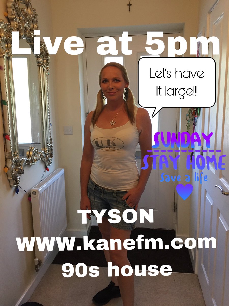 djmisstyson's tweet photo. Live at 5 today ⁦@KaneFM⁩ #radio #radioshow #live #90shouse #vinyl #records #vestax
#pioneer 
#technics
#home
#femaledj
#djchampion
#happy https://t.co/aaenlogUqm
