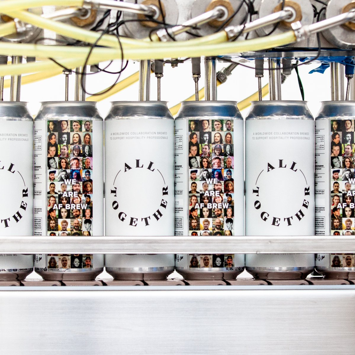 hlc_bar's tweet photo. — ALL TOGETHER, New England IPA, 6,5% ABV
Пиво, сваренное #AFbrew по одной из рецептур, выложенных в открытом доступе бруклинской пивоварней Other Half. Охмелено четырьмя сортами хмеля: Citra, Simcoe, Mosaic и Sabro. Мягкость, нежность, хвоя и цитрусы. И никакой сладости. https://t.co/rQEX4urva3