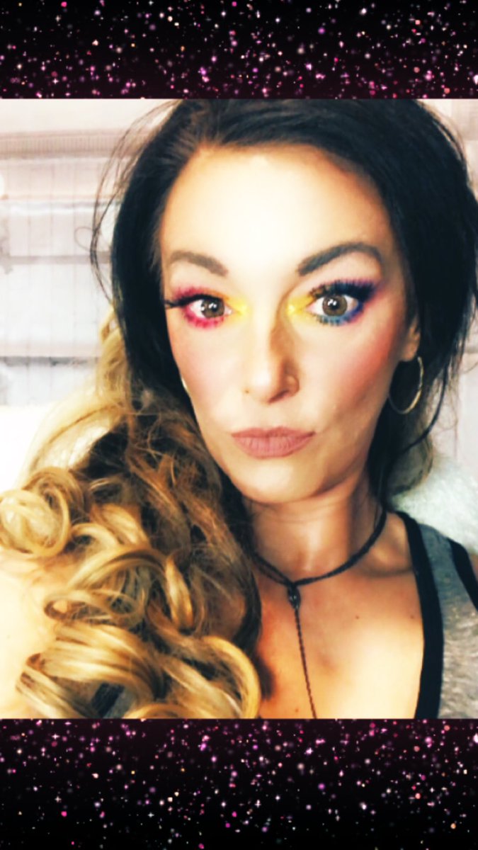 Jkglam22's tweet photo. #thanksamillion 🌈Rainbow 🌈 #MAKEUPFORACAUSE Thank you to ALL the Essential workers ‼️‼️ https://t.co/jVNnYtd2ro