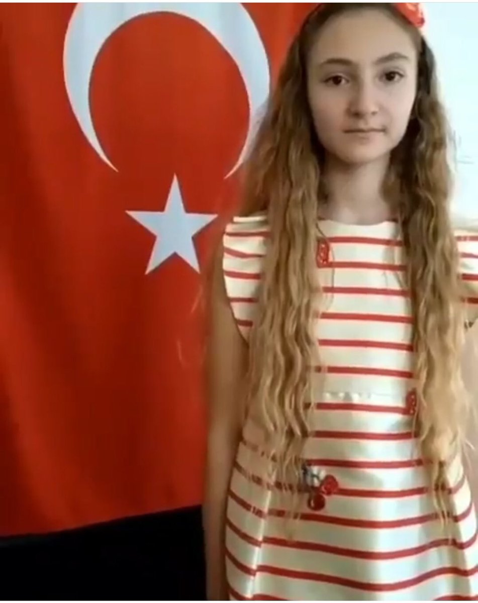 Bahçeşehir Koleji Sürdürülebilir Üretim  ve Tüketim konusunda düzenlenen Yaratıcı Yazarlık Festivalinde Türkiye 2.si olan 6.sınıf öğrencimiz Elvin Duman’ı  tebrik ediyor ve başarılar diliyoruz🇹🇷👏.<a href="/KdzEregliBK/">BK Kdz Ereğli Kampüsü</a> <a href="/bahcesehir_k12/">Bahçeşehir Koleji</a> @dagozlem  <a href="/ozgeeasln/">Özge ASLAN</a> <a href="/ugurludural/">TÜLAY UĞURLUDURAL</a>