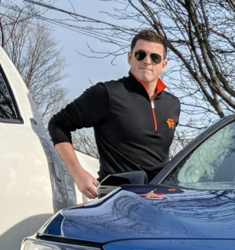 Senior Spotlight: Pat Van Erman
Pat has been on the XUIM staff for 4 years as an official and manager. His favorite rec sport memory has been the the Intramural Crosstown Shoutout and beating UC! Pat will be staying in town and working in PR! Thanks for being part of our team!