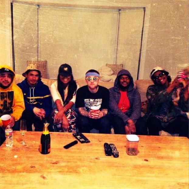 abdashsoulTDE's tweet photo. A$AP Yams
Da$h
Karen Civil
Mac Miller
ScHoolboy Q
Ab-Soul

This picture is amazing 😢

#RIPASAPYams
#RIPMacMiller https://t.co/p4DY2LdH3l
