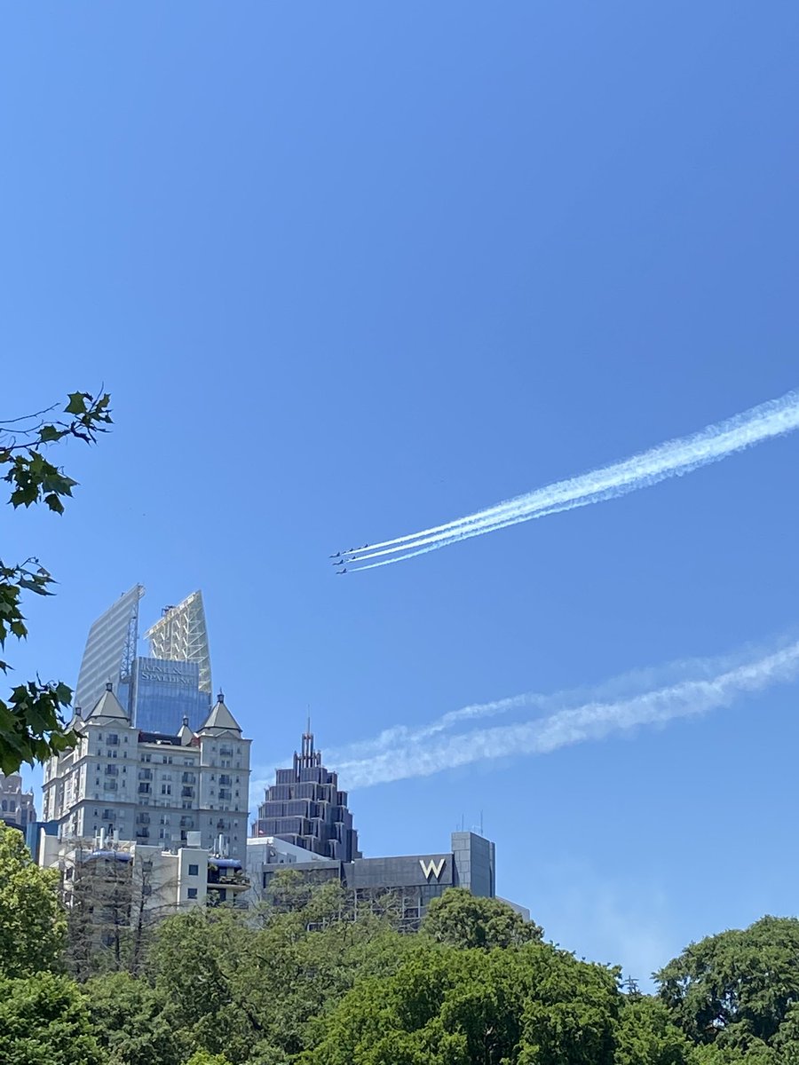 MartinRSullivan's tweet photo. The @BlueAngels yesterday, and @WaffleHouse for breakfast this morning #LifeisGood #GodBlesstheUSA and #GodBlessGeorgia https://t.co/okGpz4SZL1