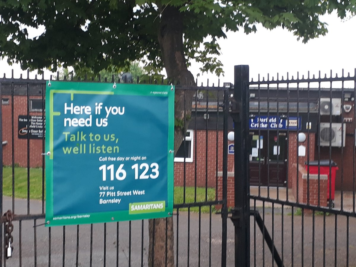 Out delivering our banners in and around the comminity. Today at <a href="/CCDarfield/">Darfield CC</a>. Our banners are supplied free thanks to our communites continued fundraising to Samaritans  <a href="/Wazza/">Wazza</a> <a href="/Smiley_Rachi/">Racheal</a> <a href="/SmartDoorsLtd/">Smart Door Solutions</a> @nhsbarnsleyccg. 💚💚💚