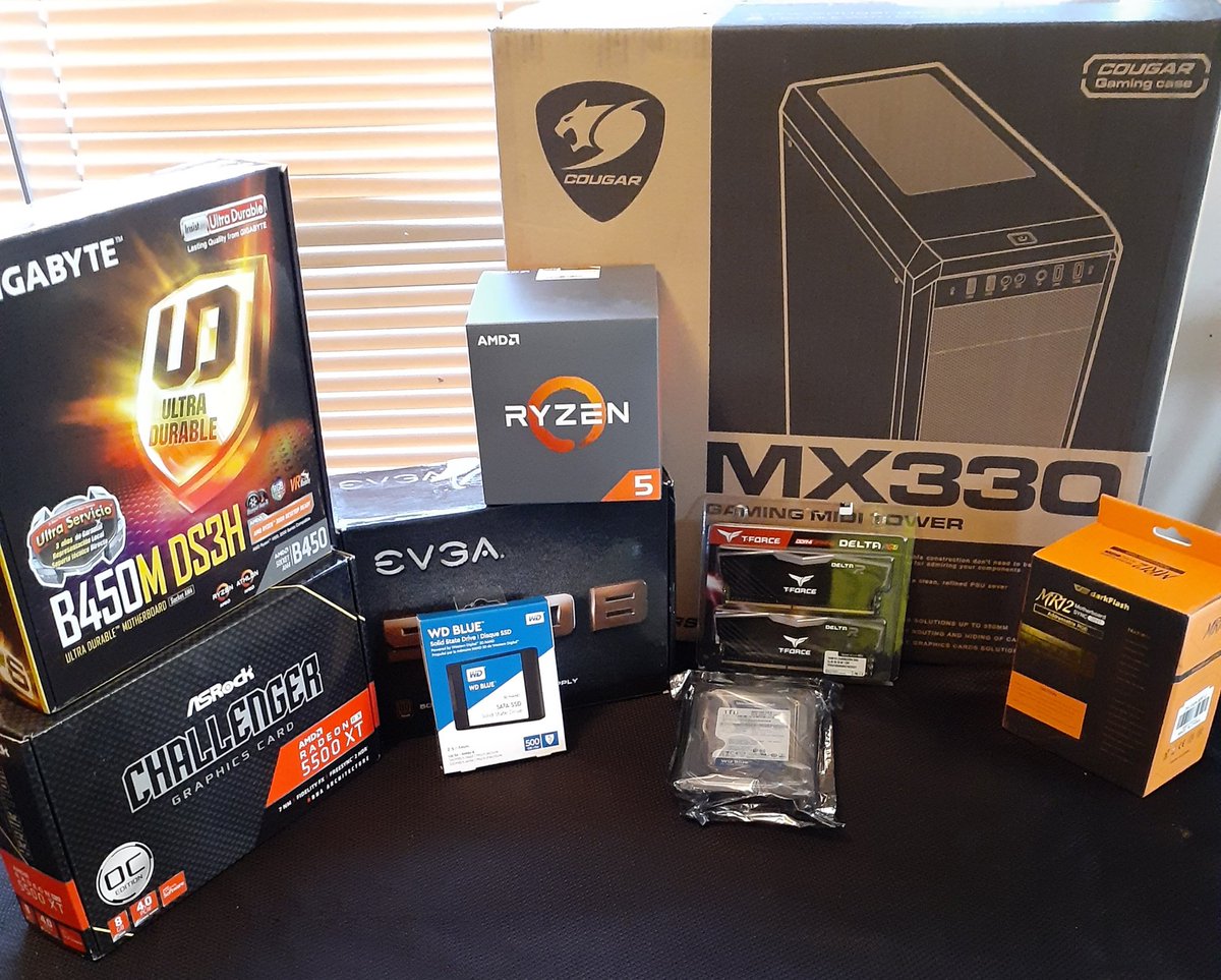 Southboss23's tweet photo. About to go live for 2 live builds at 10 am CST https://t.co/qe44FeokKQ #vertzworld #TeamB42 #B42Empire #executivegaming @Benda42Gaming @lola_vibes @BarcodeSgt @IConvertz @CDubbzTV https://t.co/3rfHsq7roc