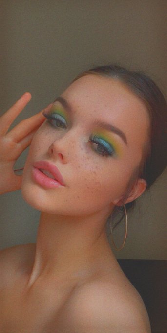 Watch Soph ❤️‍🔥's leaked NSFW photo on TwXstars