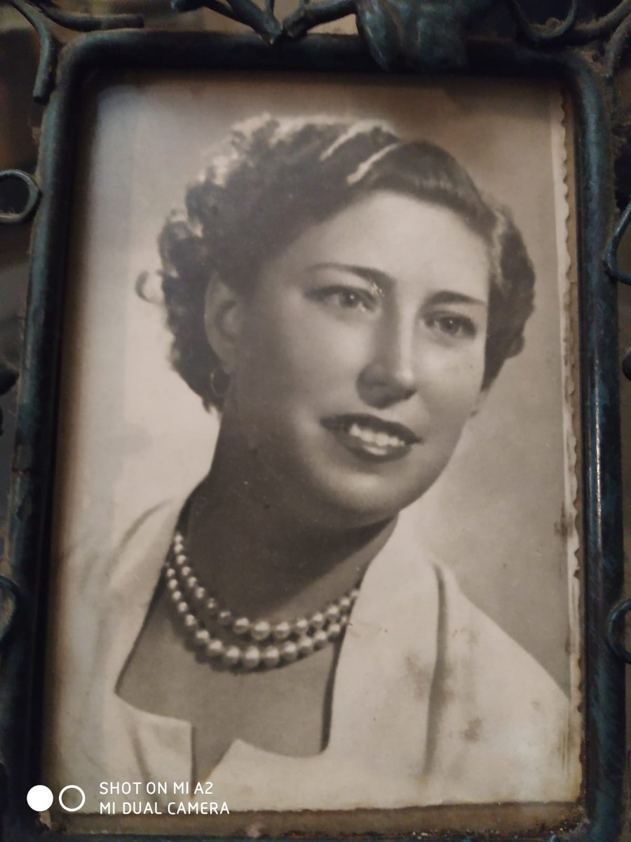 manuelmuro5's tweet photo. Siempre con una sonrisa en la cara. 
Un agresivo carcinoma de mama,
siendo yo residente R2 se la llevó,
Pero su sonrisa sigue siendo la mía..... https://t.co/YP4DFv0n5w