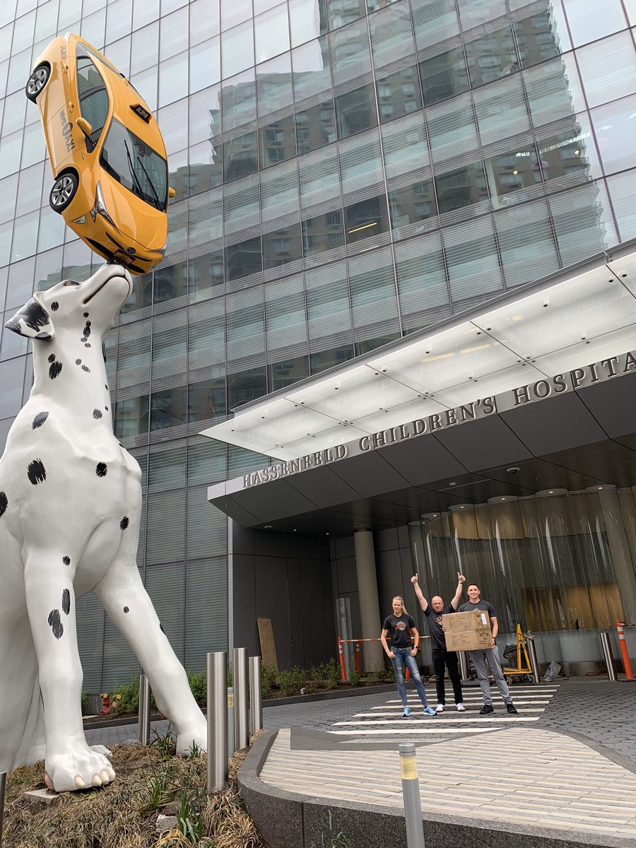 Fireman_Jasper's tweet photo. One year ago we delivered 40 Fireman Jasper "Grahm" Bears 🐻 to children at Hassenfeld Children’s Hospital before the @NYCStairClimb. It’s a shame that @SilvProp has forgotten the 343 and is not willing to help make the 6th annual climb happen. @Spotify 🚒 🧸 🙌🏽#SmileWithGrahm https://t.co/PzHzVHMahW