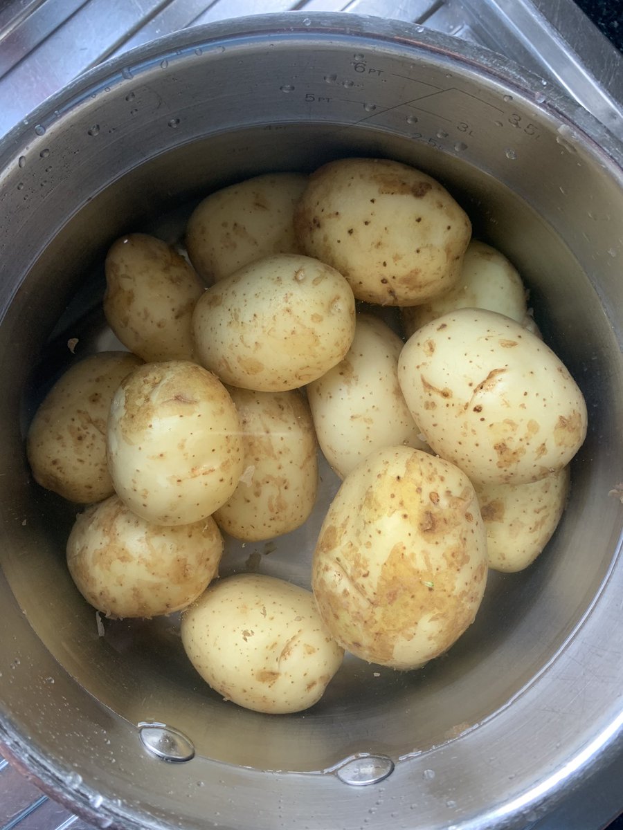 TatwsTrading's tweet photo. In our boxes this week will be #Mozart pot fantastic all rounder & #Majorcan new scrapers bringing top quality to your home 👌👌👌👌👌👌👌👌call 01492 545999 to order your this week we deliver from Rhyl to Llanfairfechan along the coast & Bangor on fridays too https://t.co/wyGILm6rT3
