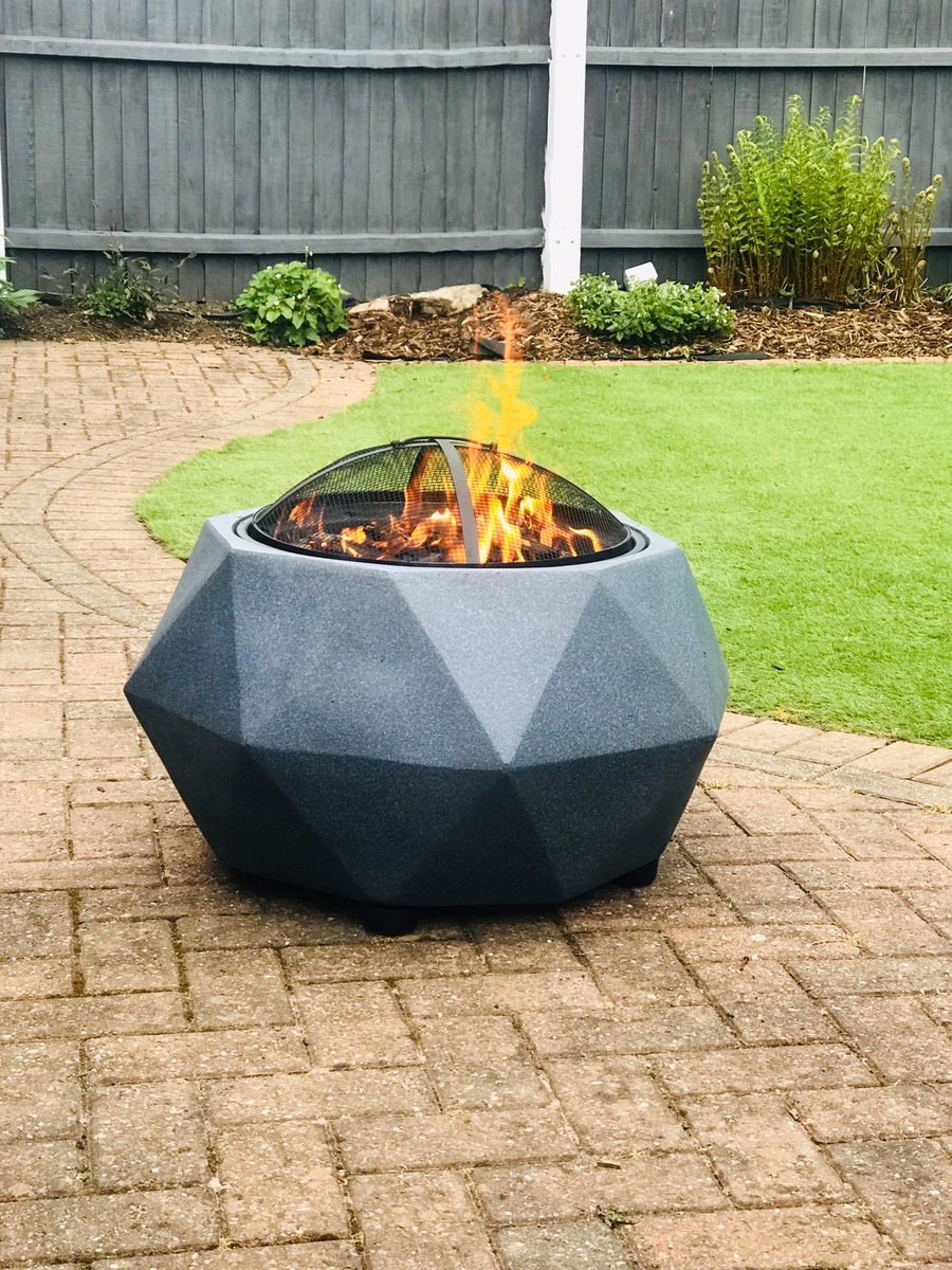 PaulClews5's tweet photo. New #aldi fire pit #schmokin https://t.co/2jSL0lDHk5