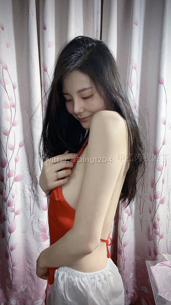 一整天蹭吃蹭喝忘了拍照，发两张前几天的随手拍，睡了