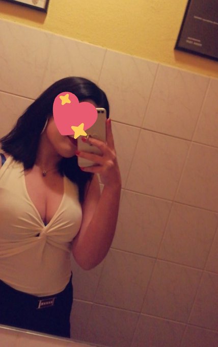 How much would you pay if i made an only fans account? 😛🍆 https://t.co/8Ef3407VBx