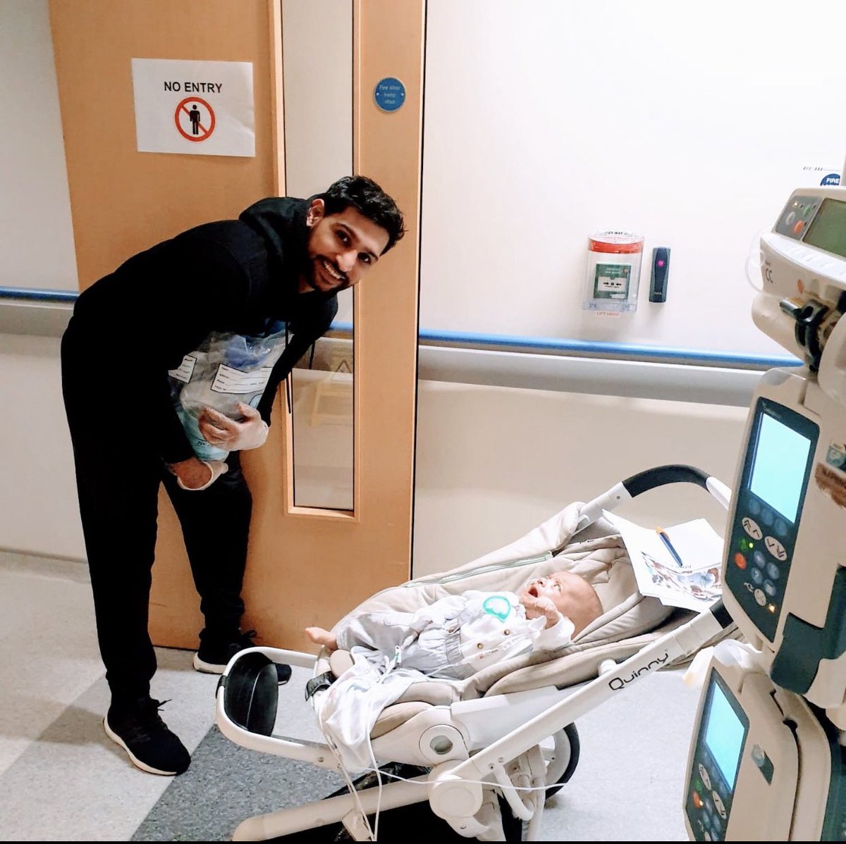 amirkingkhan's tweet photo. was an honour to visit 5 month old baby Mohammed Iftikhar shortly after Iftar last night. I was blessed to give him zam zam (holy) water I brought home from my last visit to Saudi Arabia. Unfortunately, due to a rare one in a million, life limiting condition called THE Syndrome🙏 https://t.co/ZmQYmBYrX1