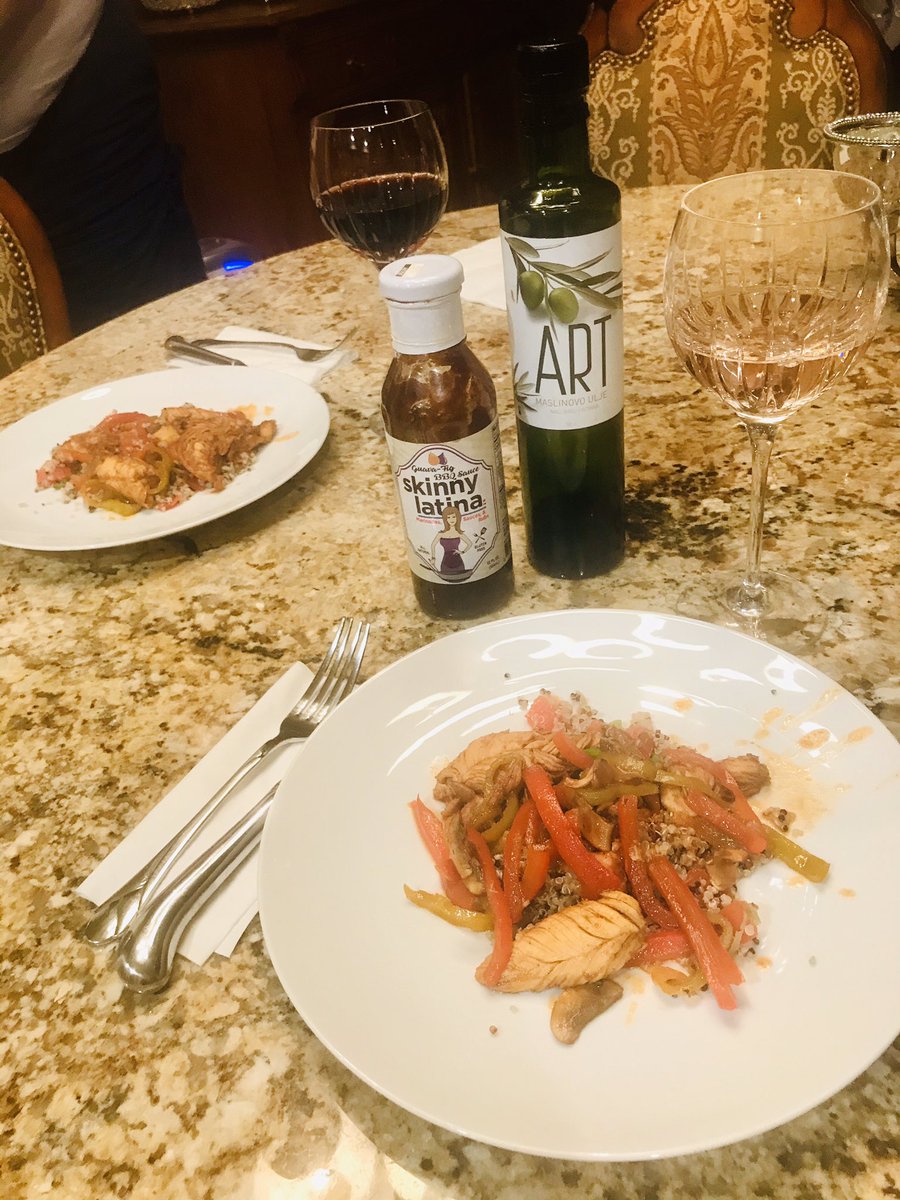 ccauceglia's tweet photo. What’s on Your Table?  Italiana Americana’s version of Skinny Latina Seared Chicken and Veggies inspired by @officialskinnylatina magical Marinade and enhanced with #artcroatianoliveoil Buon Appetito! Stay Safe, Stay Healthy!  #carolynccookingadventures 😷🙏💗 https://t.co/xICyRZWIe5