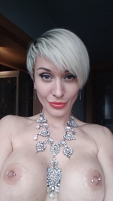 😇 #BTS / #BehindTheScenes during the shooting in art-nude and erotic genres today 🌟 Watch all my professional<a href="/tag/bts"class="tags">#BTS</a><a href="/tag/behindthescenes"class="tags">#BehindTheScenes</a>