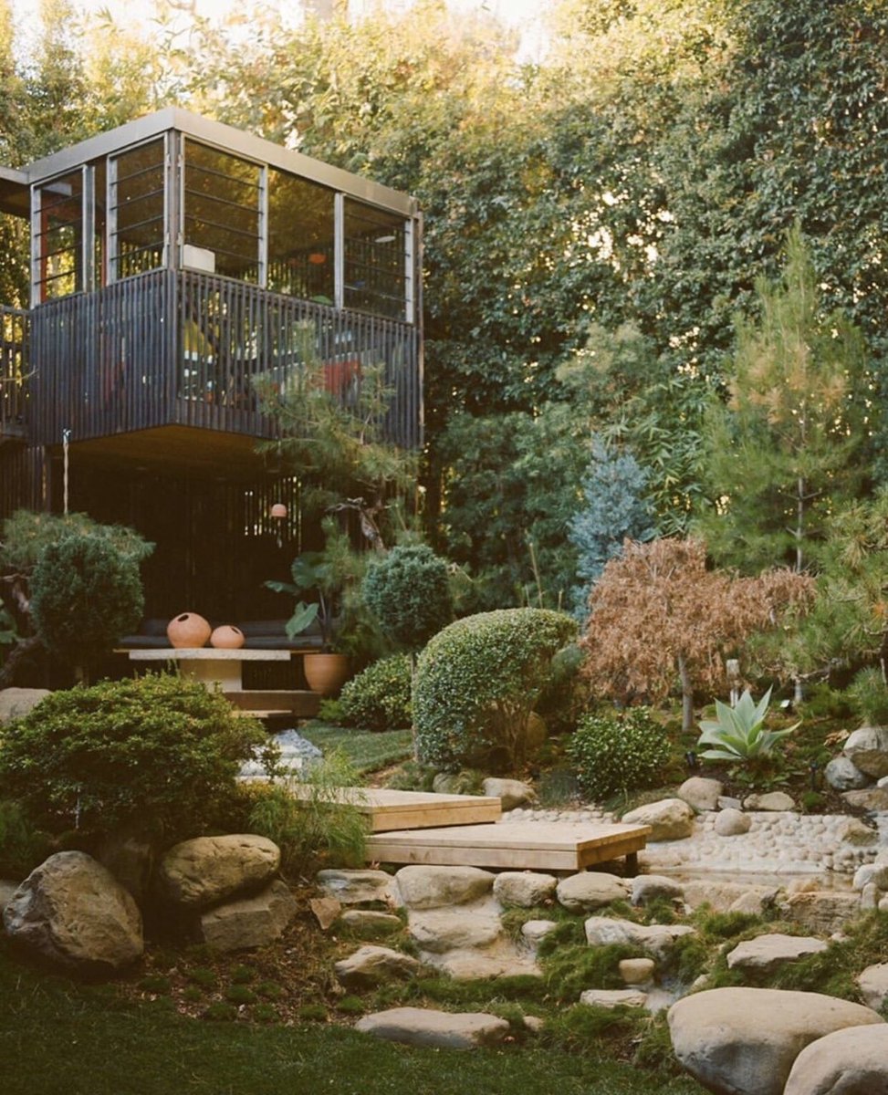 Caravan_Designs's tweet image. Wouldn’t mind being stuck here for a while