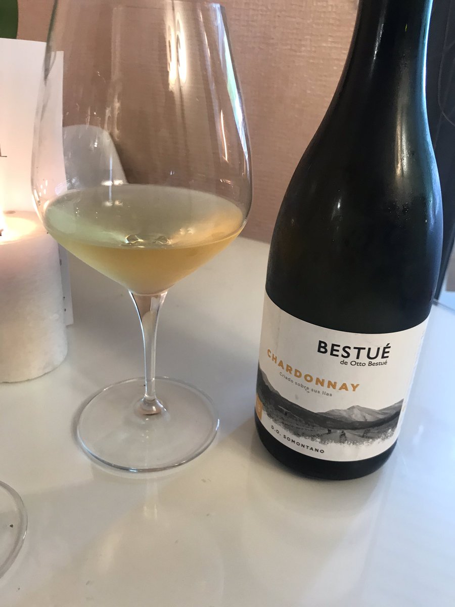 vinosconsolera's tweet photo. “Eres la mejor madre del mundo”!! Y hoy hemos intentado demostrárselo!! #Risotto de hongos by @karlos_arguinano y copa de Guacamole sobre patata y langostino con copa de  @ottobestue #Chardonnay y copa de @martini Rosso!! #madre #ama #mama https://t.co/h0orYyG8OY