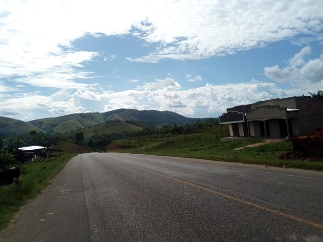 JSafaris's tweet photo. It's said by the president of Uganda that it is the safest place on earth
#Jenal still reminds you it's World's hidden kept secret pearls that makes it the Pearl of Africa
#Largest,Tallest &Big five African land mammals,wildlife besides it's beautiful Geographical sceneries https://t.co/UbdYoNeadd