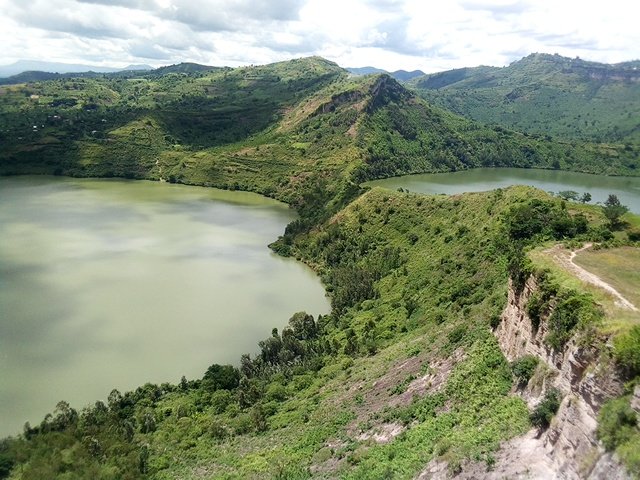 JSafaris's tweet photo. It's said by the president of Uganda that it is the safest place on earth
#Jenal still reminds you it's World's hidden kept secret pearls that makes it the Pearl of Africa
#Largest,Tallest &Big five African land mammals,wildlife besides it's beautiful Geographical sceneries https://t.co/UbdYoNeadd