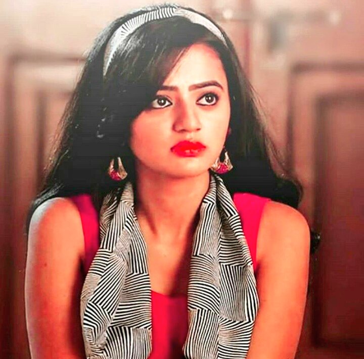 HellyTurkey's tweet photo. Princess🌹
@OfficialHelly7
#IshqMeinMarjawan2 #india #Aashi #Niti #turkey #Mor #Flower #HellyShah #Helly #HellyTurkey #Devanshi #Saroon #Kainat #Saltanat #princess #Queen #Modern #Natural  #SufiyanaPyaarMera #SPM #HS #S #Baby #KhushiyonKiiGullakAashi #BıçakSırtı #Swaragini #Swara https://t.co/cHaw00bugX