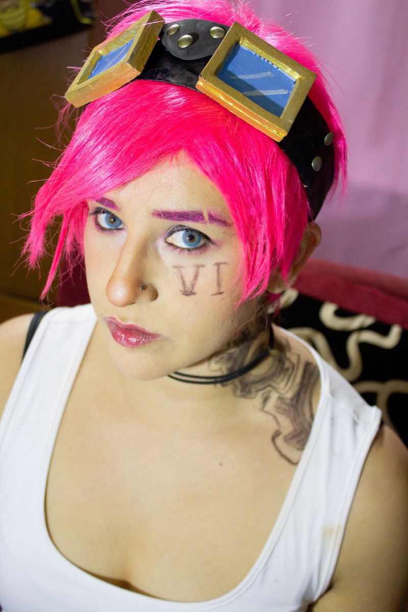 Domina_Strong's tweet photo. #sixcharacterschallenge segundo personaje Vi, así quedó el #testmakeup
#makeup #cosplay #vi #lol #LeagueOfLegends #game #JUEGO https://t.co/xtDgpB5Ats