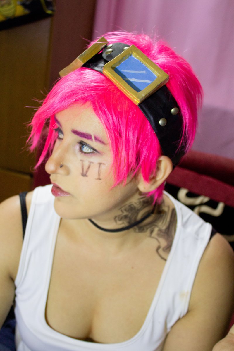 Domina_Strong's tweet photo. #sixcharacterschallenge segundo personaje Vi, así quedó el #testmakeup
#makeup #cosplay #vi #lol #LeagueOfLegends #game #JUEGO https://t.co/xtDgpB5Ats
